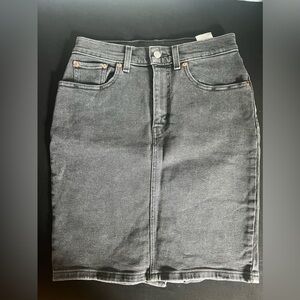LEVI’S Premium essential pencil skirt size 27